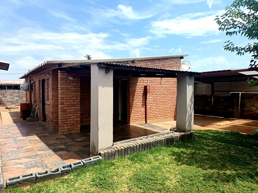 2 Bedroom Property for Sale in Roodepan Northern Cape